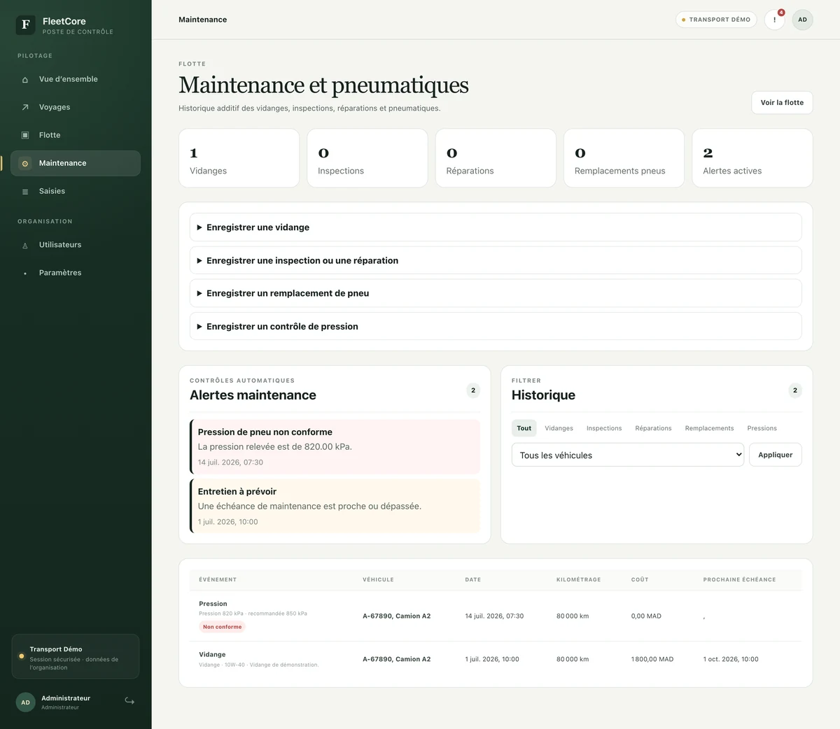 Écran maintenance de FleetCore : compteurs de vidanges, inspections, réparations et pneus, formulaires d'enregistrement, alertes de maintenance et historique par véhicule